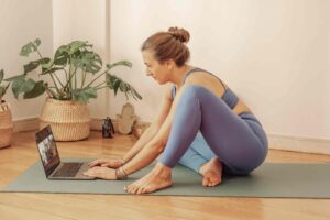 Aulas de yoga online com Susana Filipe - Yoga Living School - aulas de yoga e meditação