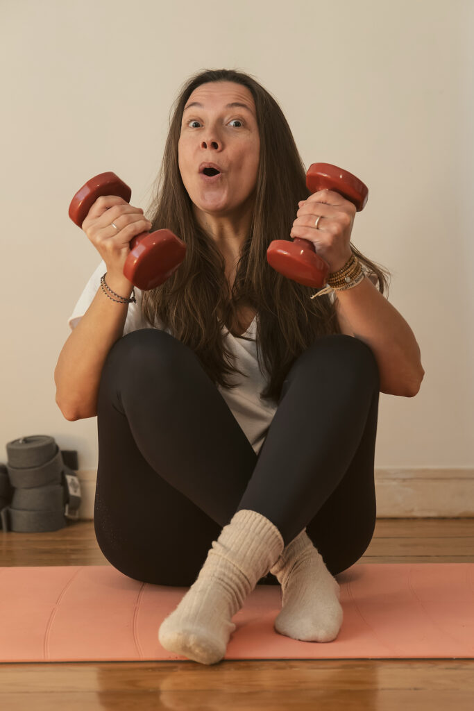 Professora de Yoga Susana Filipe numa aula de Fitness Yoga